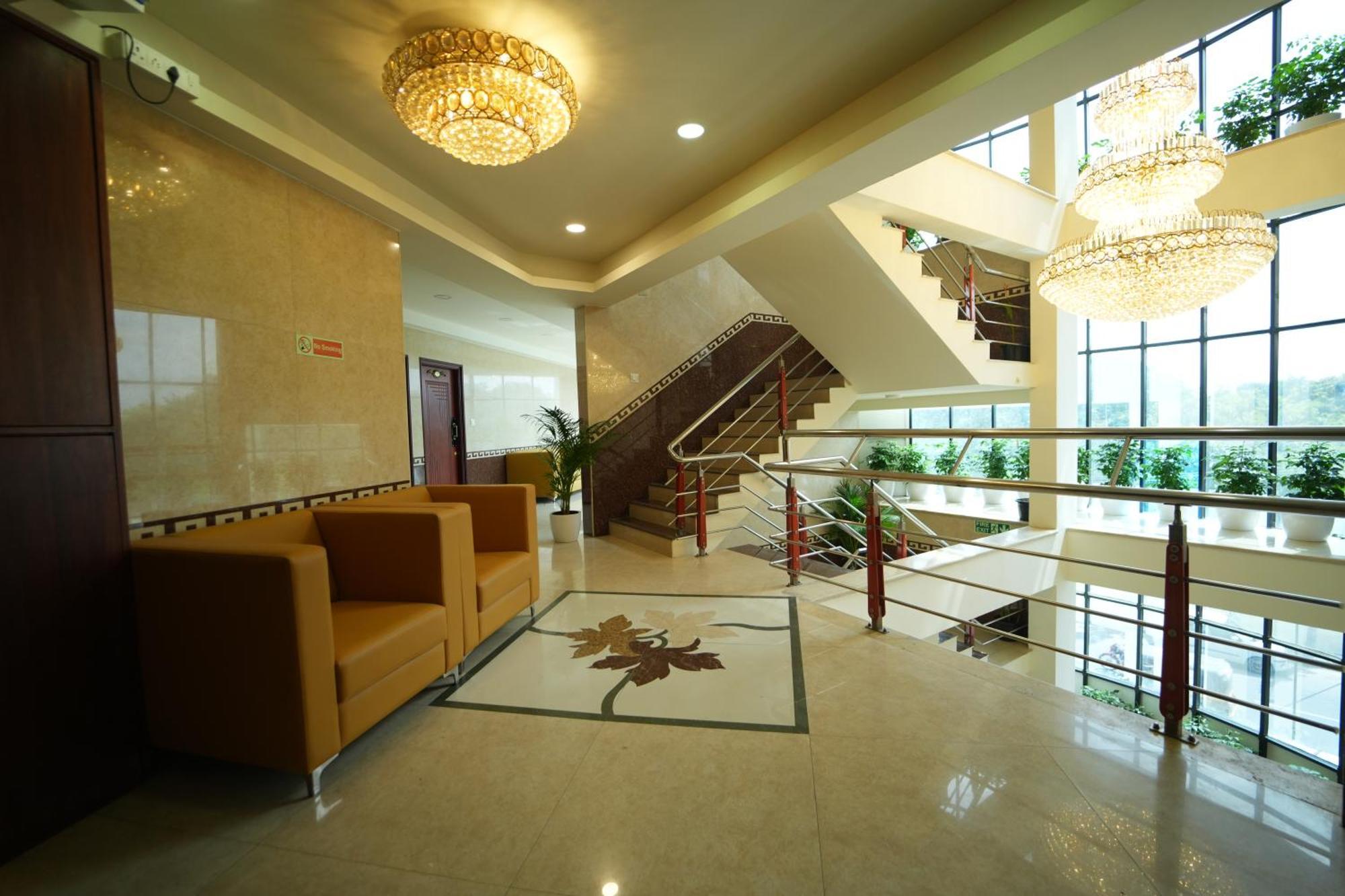 Mazus Urban Express Hotell Mysore Eksteriør bilde